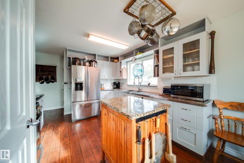 16524 78 Avenue, Edmonton, AB - Indoor Photo Showing Kitchen