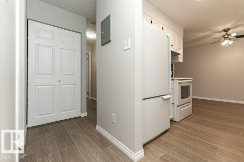 204 14004 26 Street, Edmonton, AB - Indoor