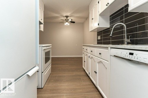 204 14004 26 Street, Edmonton, AB - Indoor Photo Showing Kitchen