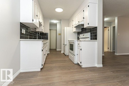 204 14004 26 Street, Edmonton, AB - Indoor Photo Showing Kitchen