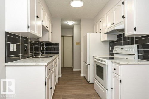 204 14004 26 Street, Edmonton, AB - Indoor Photo Showing Kitchen