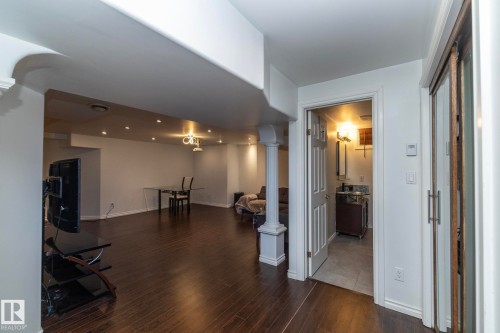12 Elsinore Place, Edmonton, AB - Indoor Photo Showing Other Room