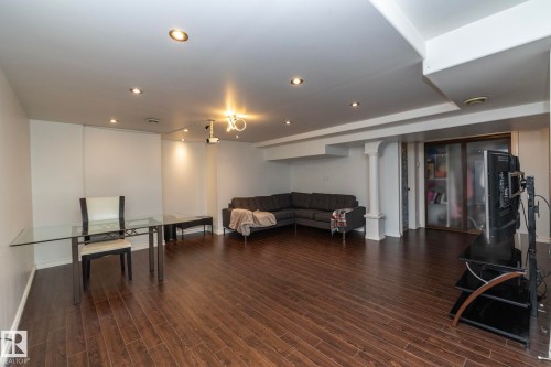 12 Elsinore Place, Edmonton, AB - Indoor Photo Showing Other Room