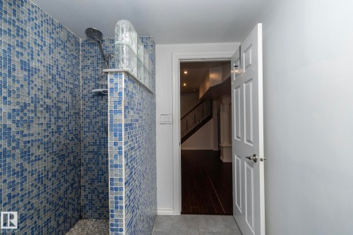 12 Elsinore Place, Edmonton, AB - Indoor