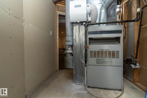 12 Elsinore Place, Edmonton, AB - Indoor Photo Showing Basement