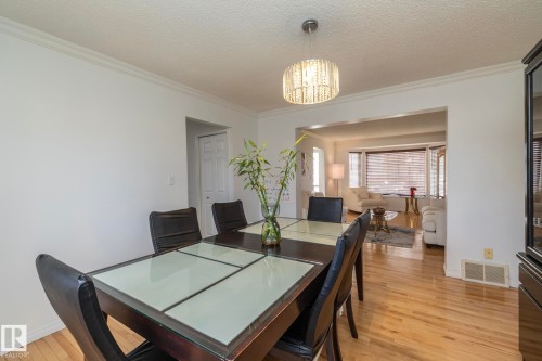12 Elsinore Place, Edmonton, AB - Indoor Photo Showing Dining Room