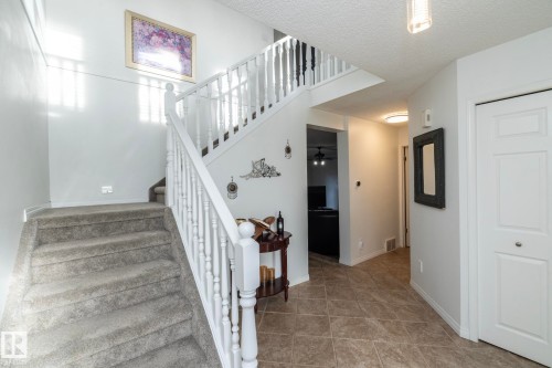 12 Elsinore Place, Edmonton, AB - Indoor Photo Showing Other Room