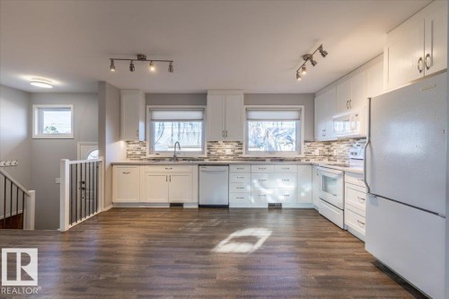 10982 164 Street, Edmonton, AB - Indoor Photo Showing Kitchen