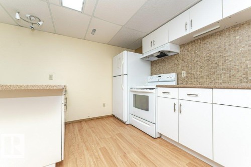 9717 85A Street, Fort Saskatchewan, AB - Indoor Photo Showing Kitchen
