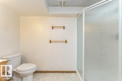 9717 85A Street, Fort Saskatchewan, AB - Indoor Photo Showing Bathroom
