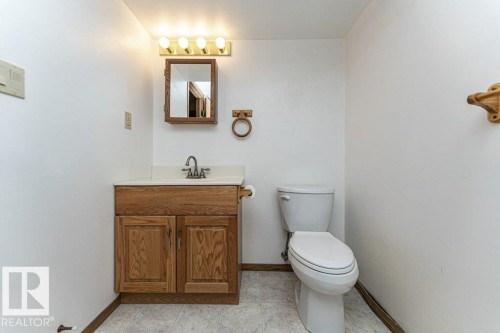 9717 85A Street, Fort Saskatchewan, AB - Indoor Photo Showing Bathroom