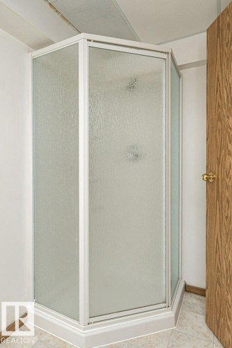 9717 85A Street, Fort Saskatchewan, AB - Indoor Photo Showing Bathroom