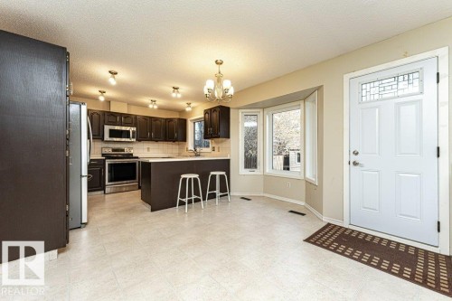 9717 85A Street, Fort Saskatchewan, AB - Indoor Photo Showing Kitchen