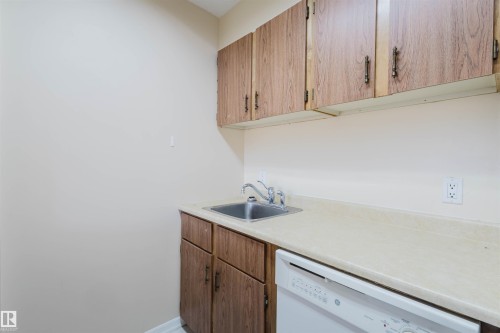 807 12831 66 Street, Edmonton, AB - Indoor Photo Showing Kitchen