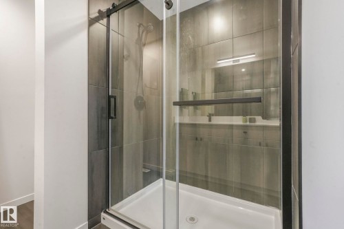 488 38A Street, Edmonton, AB - Indoor Photo Showing Bathroom