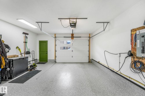 488 38A Street, Edmonton, AB - Indoor Photo Showing Garage