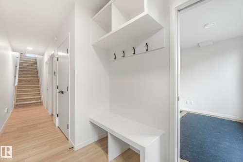 488 38A Street, Edmonton, AB - Indoor