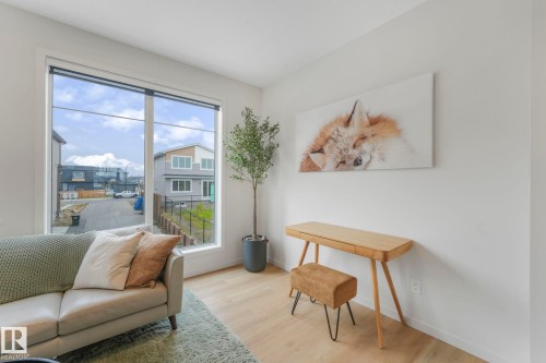 488 38A Street, Edmonton, AB - Indoor Photo Showing Other Room