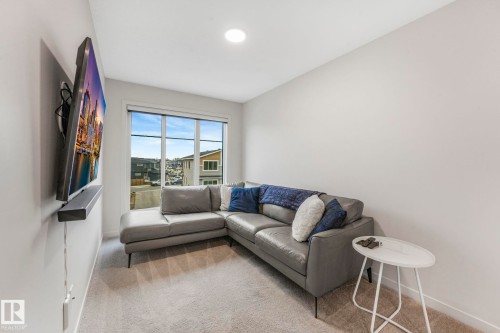 488 38A Street, Edmonton, AB - Indoor Photo Showing Living Room