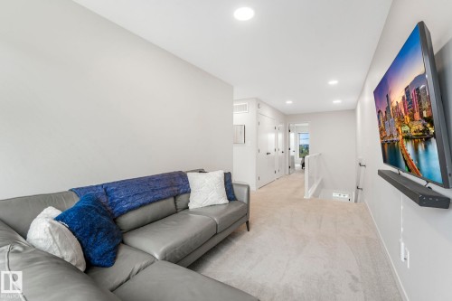 488 38A Street, Edmonton, AB - Indoor