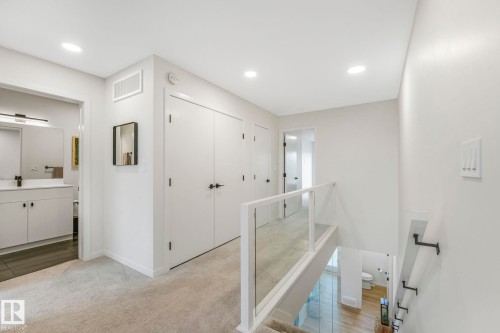 488 38A Street, Edmonton, AB - Indoor Photo Showing Other Room