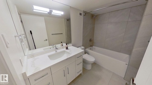 603 9028 Jasper Avenue, Edmonton, AB - Indoor Photo Showing Bathroom