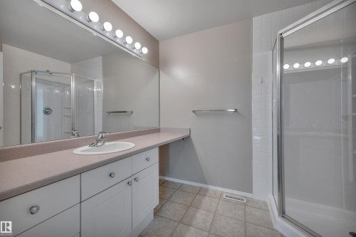 305 10221 111 Street, Edmonton, AB - Indoor Photo Showing Bathroom