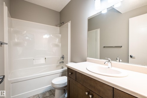 7298 Edgemont Way, Edmonton, AB - Indoor Photo Showing Bathroom