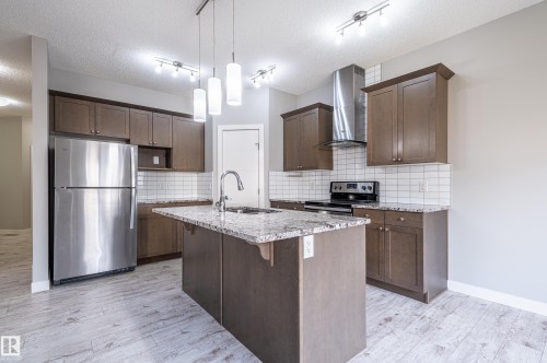 7298 Edgemont Way, Edmonton, AB - Indoor Photo Showing Kitchen With Upgraded Kitchen