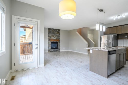 7298 Edgemont Way, Edmonton, AB - Indoor Photo Showing Kitchen With Upgraded Kitchen