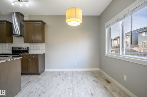 7298 Edgemont Way, Edmonton, AB - Indoor Photo Showing Kitchen