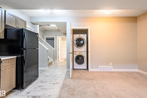 7298 Edgemont Way, Edmonton, AB - Indoor Photo Showing Laundry Room