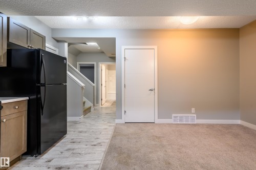 7298 Edgemont Way, Edmonton, AB - Indoor Photo Showing Other Room