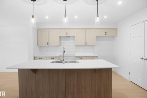 1535 208 Street, Edmonton, AB - Indoor Photo Showing Kitchen