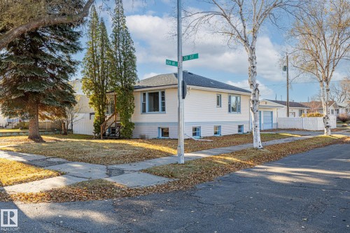 10818 38 Street, Edmonton, AB - Outdoor