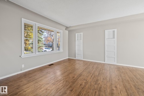 10818 38 Street, Edmonton, AB - Indoor Photo Showing Other Room