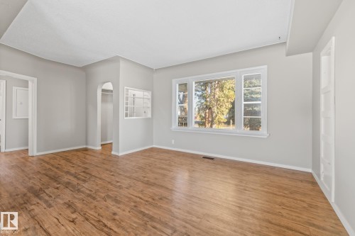 10818 38 Street, Edmonton, AB - Indoor Photo Showing Other Room