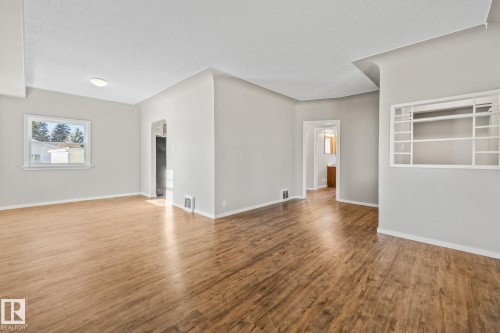 10818 38 Street, Edmonton, AB - Indoor Photo Showing Other Room