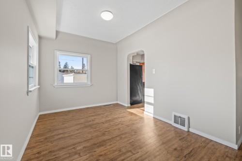 10818 38 Street, Edmonton, AB - Indoor Photo Showing Other Room