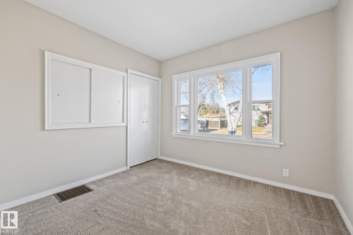 10818 38 Street, Edmonton, AB - Indoor Photo Showing Other Room