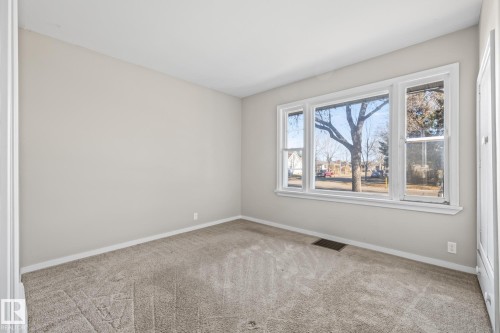 10818 38 Street, Edmonton, AB - Indoor Photo Showing Other Room