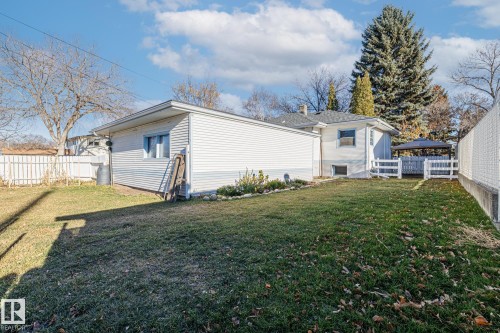 10818 38 Street, Edmonton, AB - Outdoor