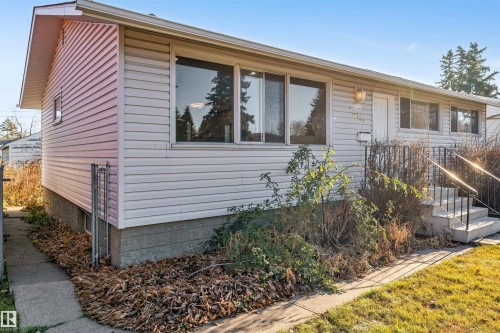 10751 164 Street, Edmonton, AB - Outdoor