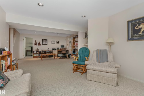 701 Revell Crescent, Edmonton, AB - Indoor