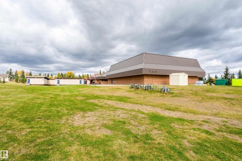 701 Revell Crescent, Edmonton, AB - Outdoor