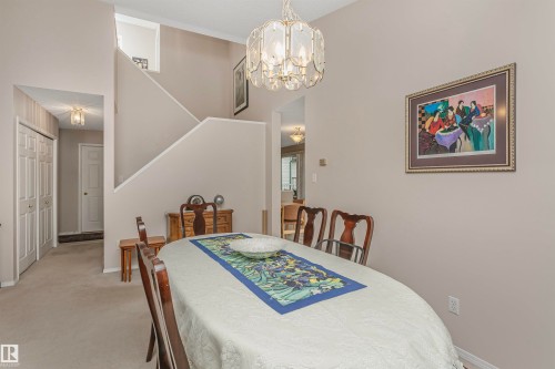 701 Revell Crescent, Edmonton, AB - Indoor Photo Showing Dining Room