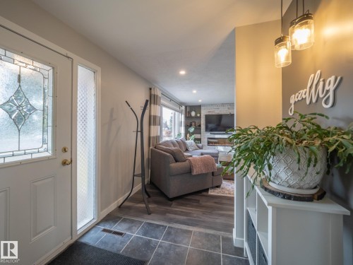 9319 Ottewell Road, Edmonton, AB - Indoor