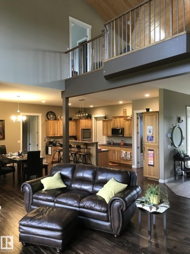 620081 Rge Rd 62, Rural Woodlands County, AB - Indoor Photo Showing Living Room
