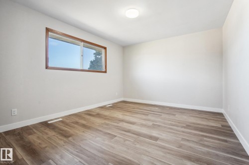 6007 95 Avenue, Edmonton, AB - Indoor Photo Showing Other Room