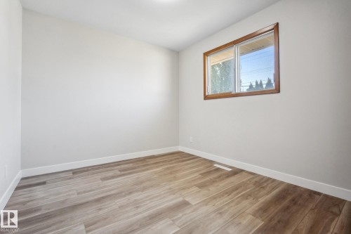 6007 95 Avenue, Edmonton, AB - Indoor Photo Showing Other Room